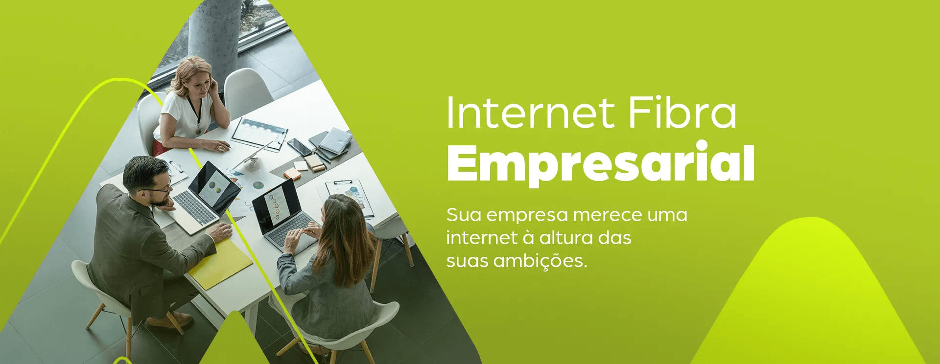 Equipe empresarial com soluções de internet STAR